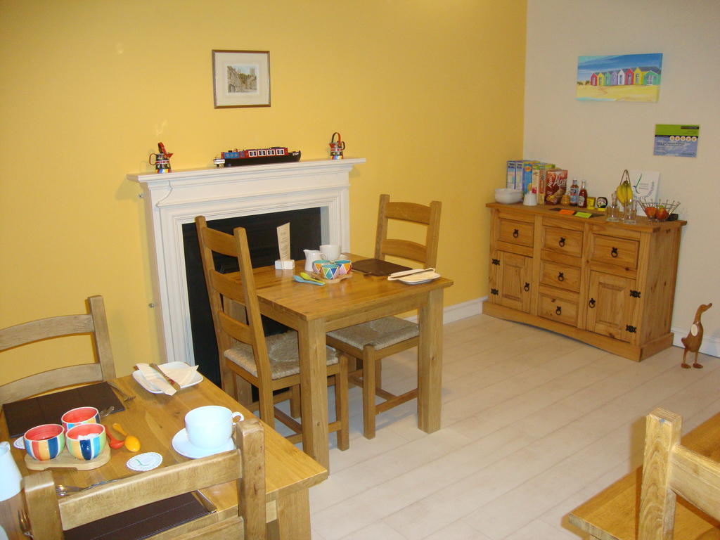 Canal View Bed And Breakfast Saxilby ภายนอก รูปภาพ