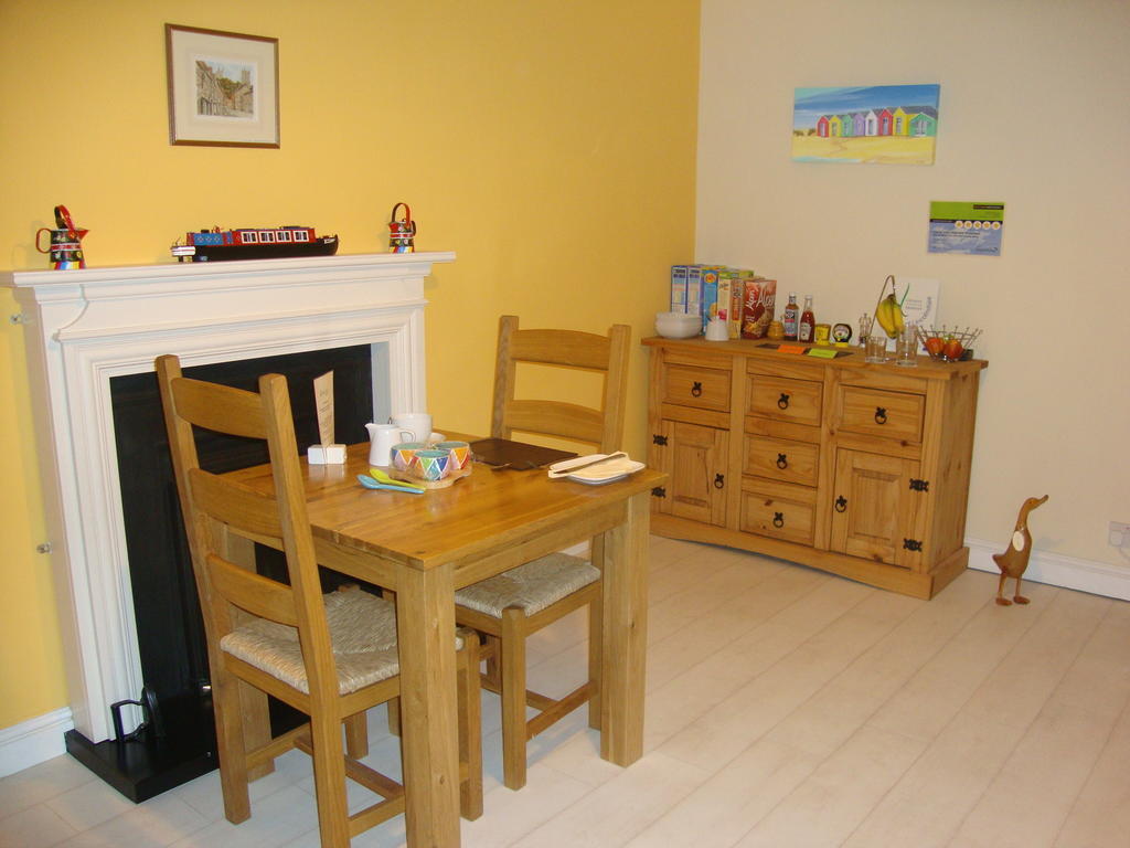 Canal View Bed And Breakfast Saxilby ภายนอก รูปภาพ